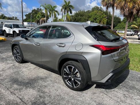 Used 2022 Lexus UX 200 w/ Accessory Package (Z1) FWD image 7