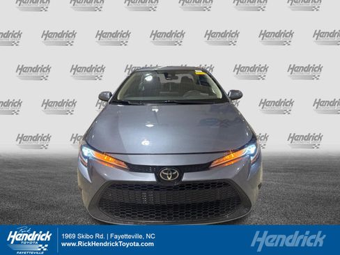 Used 2021 Toyota Corolla LE FWD image 1