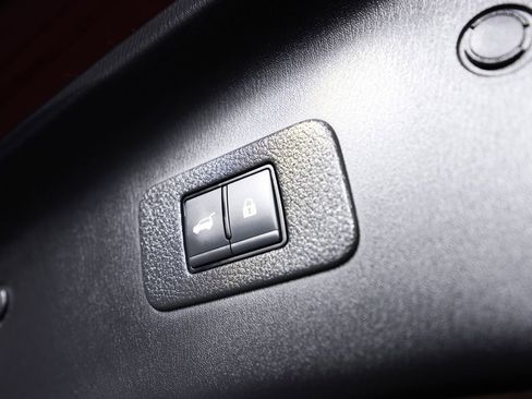 Used 2024 Nissan Armada Platinum w/ Captain's Chairs Package image 17