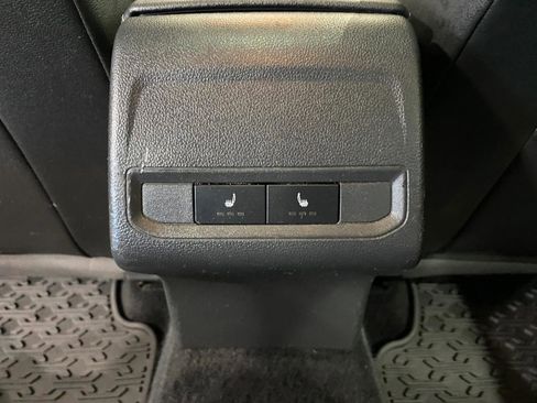 Used 2019 Volkswagen Jetta R-Line w/ R-Line Cold Weather Package FWD image 18