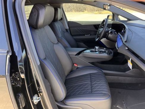 New 2026 Cadillac Optiq V image 21