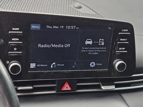 Used 2021 Hyundai Elantra SEL w/ Convenience Package image 10