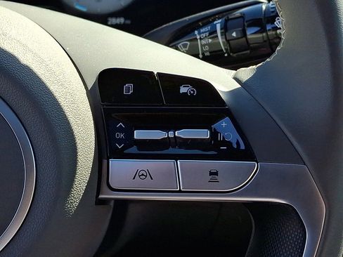 Certified 2025 Hyundai Elantra SEL FWD image 23