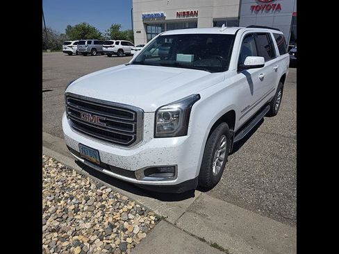 Used 2020 GMC Yukon XL SLT w/ Open Road Package AWD/4WD image 3