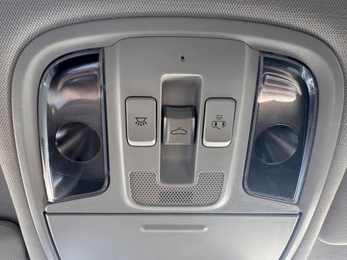 Used 2019 Kia Stinger Premium image 24