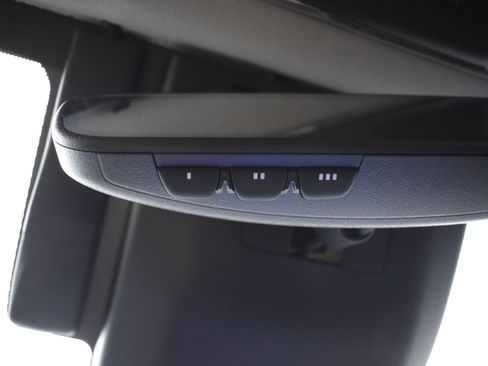 Used 2025 Toyota Prius XLE AWD/4WD image 18