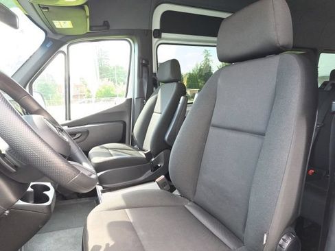 Used 2025 Mercedes-Benz Sprinter 2500 image 14