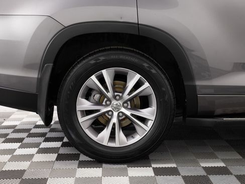Used 2015 Toyota Highlander XLE image 47