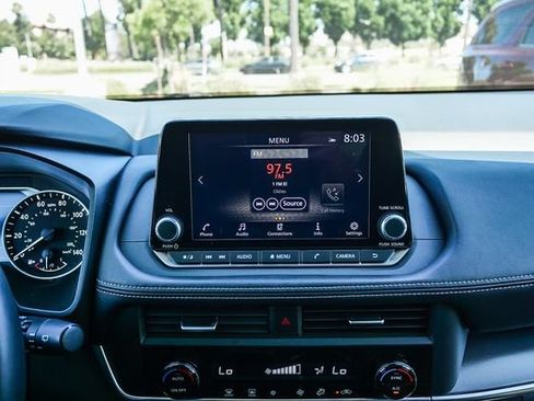 Used 2025 Nissan Rogue SV FWD image 15
