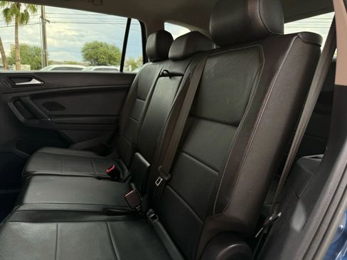 Used 2018 Volkswagen Tiguan SE w/ Panoramic Sunroof Package image 43