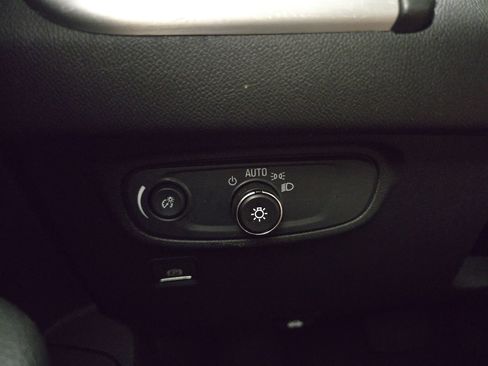 Certified 2024 GMC Terrain SLE w/ Driver Convenience Package FWD image 29