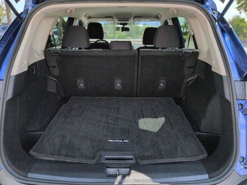 Certified 2022 Nissan Rogue SV FWD image 13