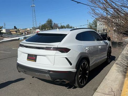 Used 2020 Lamborghini Urus image 19