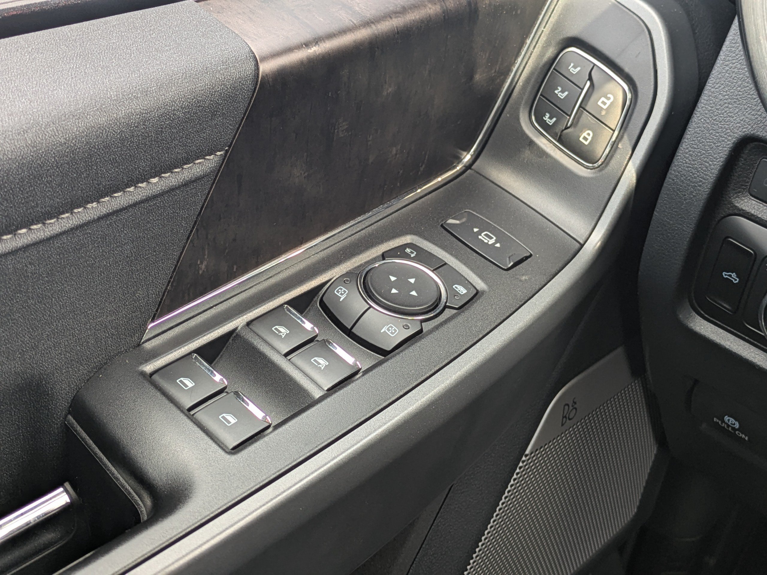 Used 2024 Ford F250 Lariat AWD/4WD image 24