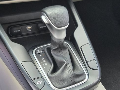 Used 2025 Kia Soul LX w/ LX Technology Package FWD image 26
