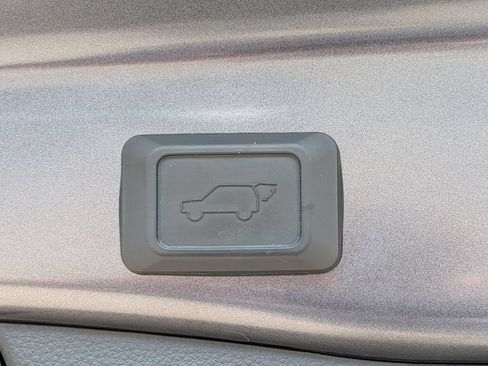 Used 2023 Toyota RAV4 XLE Premium AWD/4WD image 31
