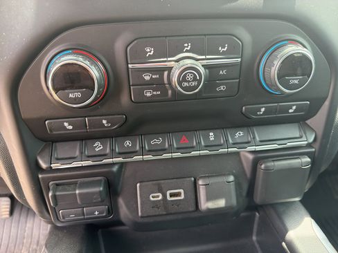 Used 2019 Chevrolet Silverado 1500 LT Trail Boss AWD/4WD image 12