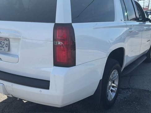 Used 2016 Chevrolet Suburban LT image 6