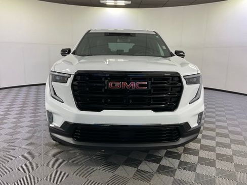 Used 2025 GMC Acadia Elevation w/ Elevation Premium Package AWD/4WD image 2