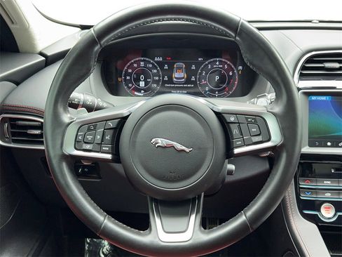 Used 2020 Jaguar F-PACE Checkered Flag image 18