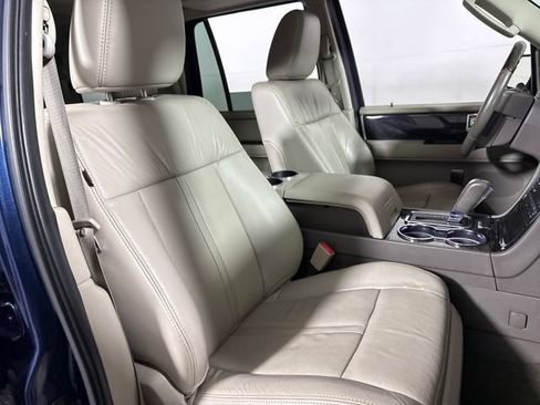 Used 2015 Lincoln Navigator 4WD image 27