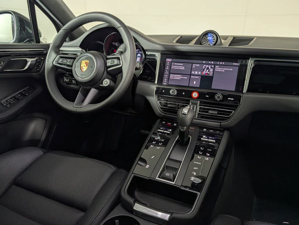Used 2026 Porsche Macan AWD/4WD image 22