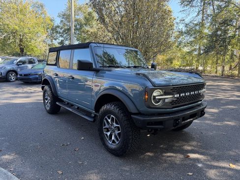 Used 2021 Ford Bronco Badlands image 1