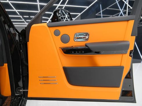 Used 2025 Rolls-Royce Phantom Sedan image 57