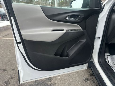 Used 2020 Chevrolet Equinox LS w/ LS Convenience Package image 10