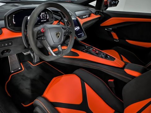 Used 2024 Lamborghini Revuelto AWD/4WD image 20