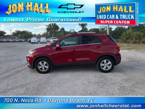 Used 2019 Chevrolet Trax LT w/ LT Convenience Package image 5
