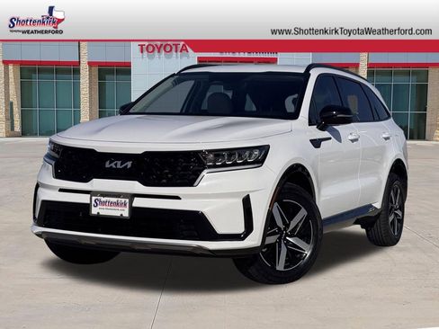 Used 2023 Kia Sorento S image 1
