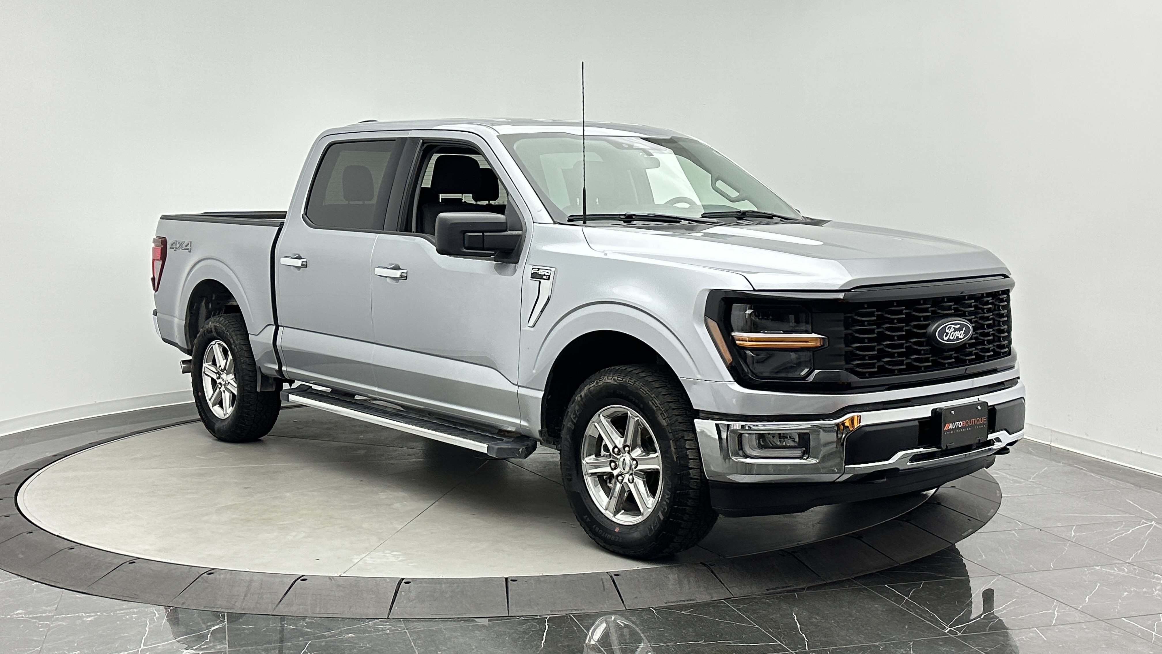 Used 2025 Ford F150 XLT w/ Equipment Group 301A Standard AWD/4WD image 3