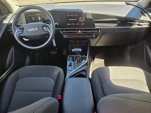 Used 2025 Kia Niro LX FWD image 27