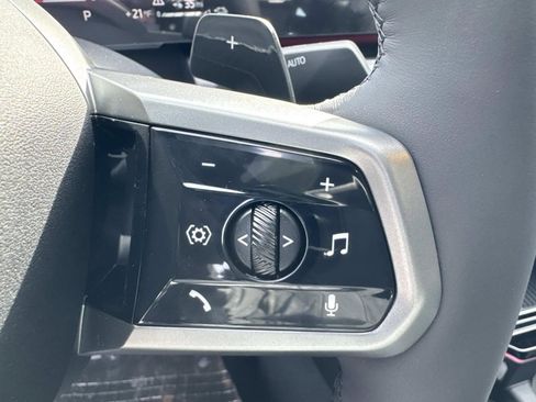 New 2026 BMW 550e xDrive w/ Premium Package image 32