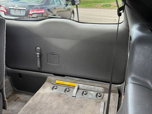 Used 2008 Toyota Sienna LE image 36