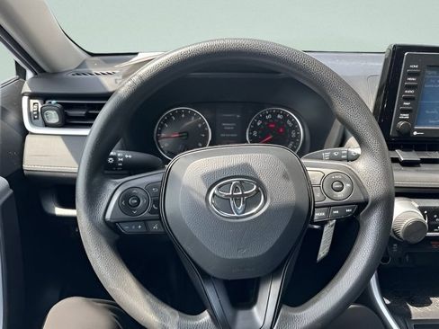 Used 2022 Toyota RAV4 LE w/ Carpet Mat Package (TMS) AWD/4WD image 16
