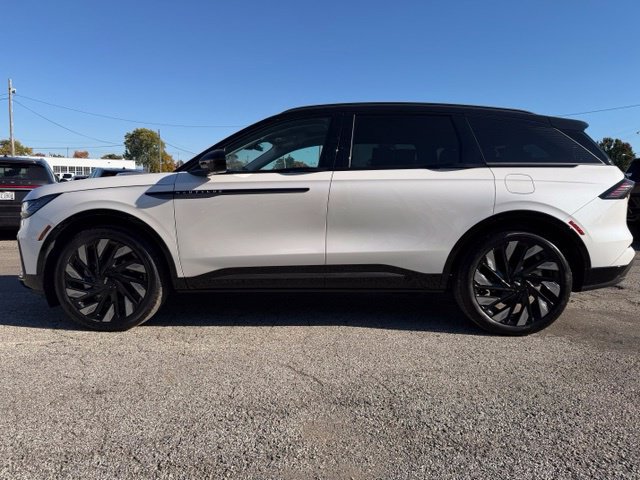 New 2026 Lincoln Nautilus Reserve w/ Jet Appearance Package AWD/4WD image 6