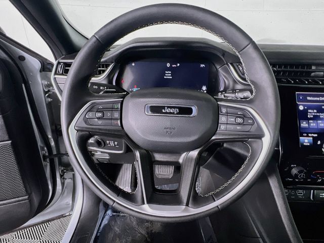 Used 2025 Jeep Grand Cherokee L Laredo RWD image 16