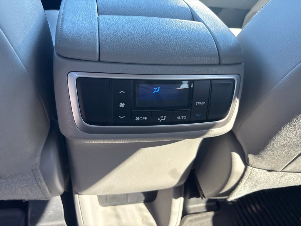 Used 2015 Toyota Highlander Plus AWD/4WD image 13