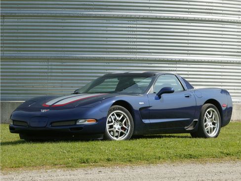 Used 2004 Chevrolet Corvette Z06 w/ Z06 Preferred Equipment Group RWD image 1