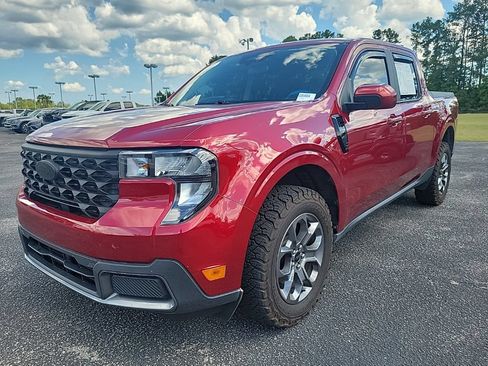 Used 2025 Ford Maverick XLT FWD image 3