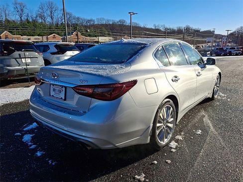 Used 2018 INFINITI Q50 Luxe w/ Essential Package (3.0T Luxe) image 7