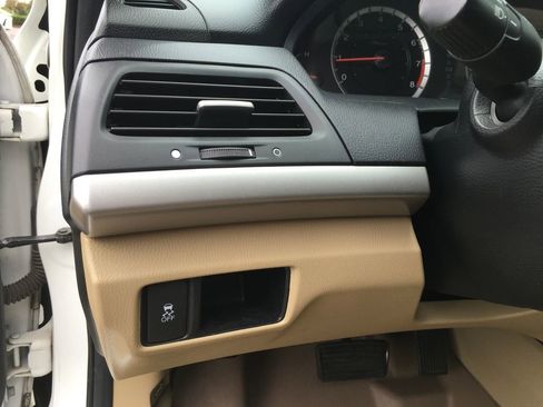 Used 2011 Honda Accord LX-P image 16