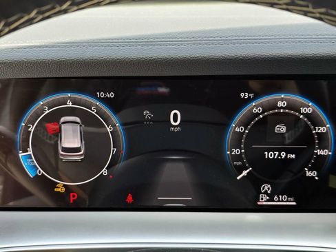 New 2025 Volkswagen Tiguan SE image 17