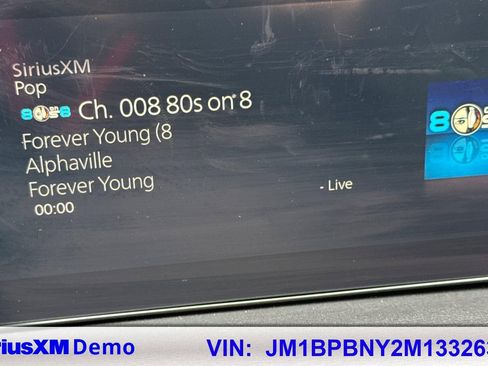 Used 2021 MAZDA MAZDA3 Hatchback w/Premium Plus Pkg image 34