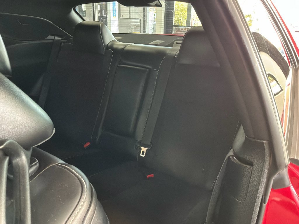 Used 2015 Dodge Challenger SRT RWD image 17