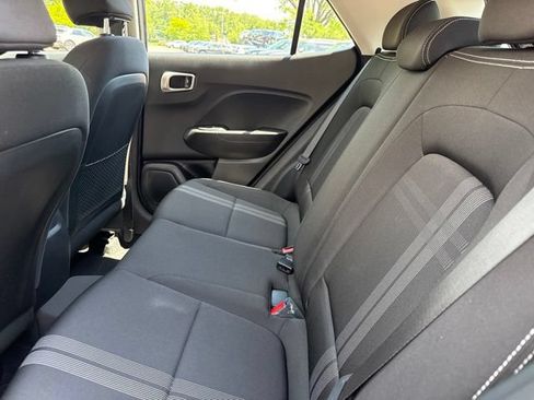 Used 2023 Hyundai Venue SEL FWD image 20