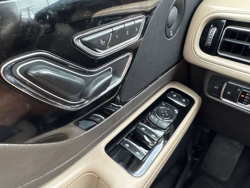 Used 2021 Lincoln Aviator Reserve w/ Equipment Group 201A AWD/4WD image 38