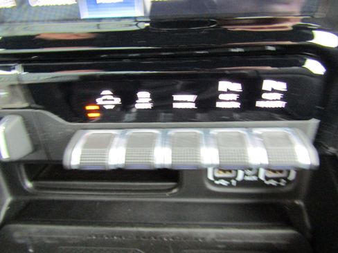 Used 2023 RAM 1500 Limited AWD/4WD image 45